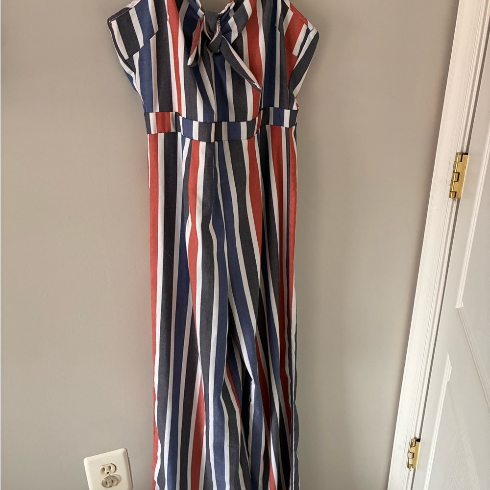 Striped Sleeveless jumpsuit